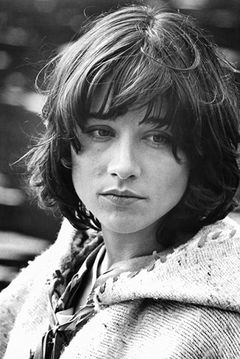 Caitlin Clarke interpreta Simone