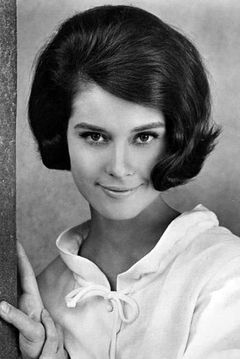 Diane Baker interpreta Jenny Lindenbrook