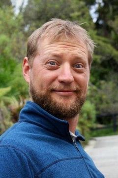 Mike Stearne interpreta Uruk-hai (uncredited)