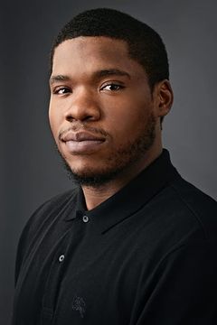 Javon Anderson interpreta Lonnie