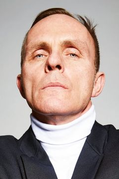 Dirk Martens interpreta NCO