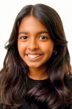 Maya Eva Hosein interpreta Rekha