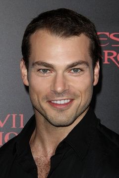 Shawn Roberts interpreta Calvin Murtaugh