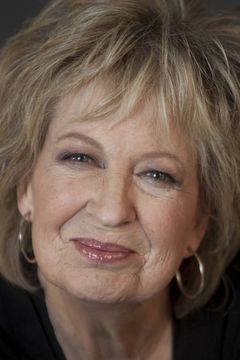 Jayne Eastwood interpreta Mayor Hopp