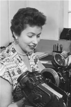 Anne V. Coates interpreta Howard Hughes' Film Editor (uncredited)