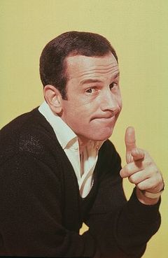 Don Adams interpreta Maxwell Smart