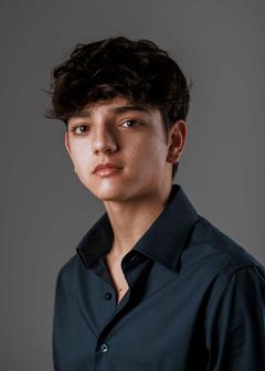 Francesco Giulio Cerilli interpreta Mario Crimi