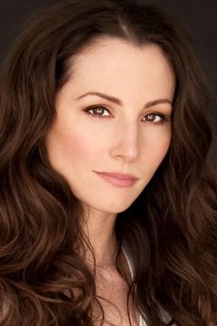 Heather McComb interpreta Diane