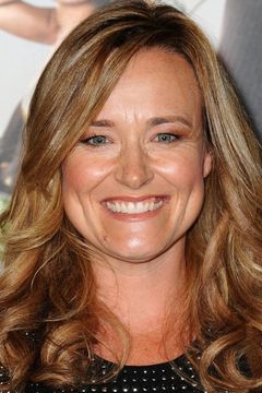 Jennifer Irwin interpreta Doctor Andrews