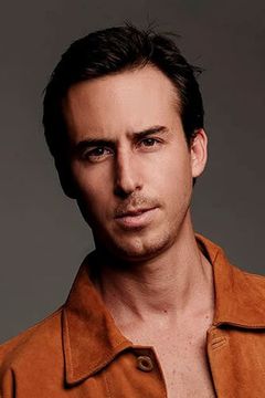 Bruno Ascenzo interpreta Carl