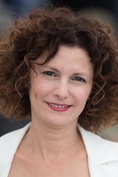 Nadia Kaci interpreta Madame Kamissi