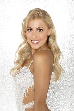 Emma Slater interpreta Hen