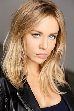 Tara Holt interpreta Candice