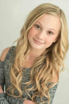 Maesi Caes interpreta Orphan #3 (uncredited)