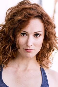 Carrie-Lynn Neales interpreta Lt. Briggs