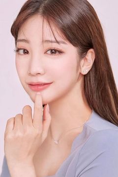 Choi Ye-seul interpreta Pond Gisaeng
