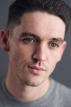 Robbie O'Neill interpreta Ian Sabel