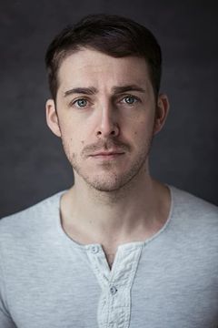 Harry Hepple interpreta James Wroe