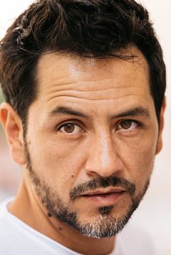 Jorge Valder interpreta Agente Rivera