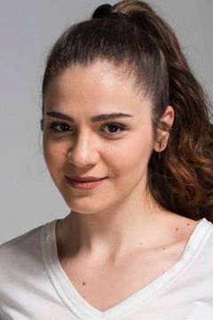 Irmak Örnek interpreta Şirin