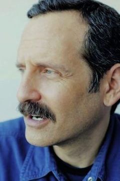 Robert Firth interpreta Dr. Stilwell