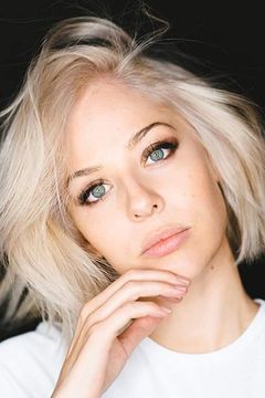MacKenzie Porter interpreta Chloe Peterson