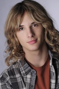 Joel Telford interpreta Older Kid