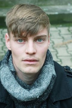 Helgi Schmid interpreta Daniel Winter