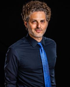 Diego Villarreal Garcia interpreta Panos