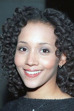 Rebekah Johnson interpreta Cafe 24 Waitress