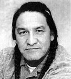 Russell Badger interpreta Sioux Chief