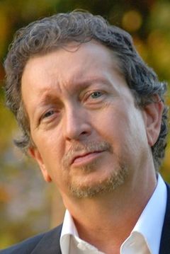 Phil Hawn interpreta Mailman