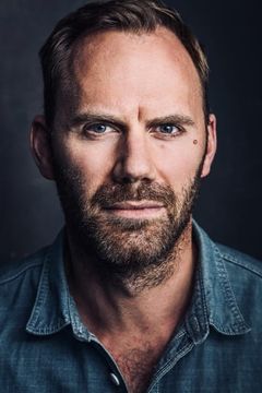 Will Thorp interpreta Colonel Janusz Pietrowski