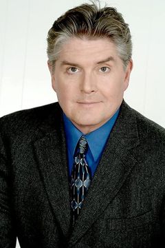 Jim Ward interpreta Additional Voices (voice)