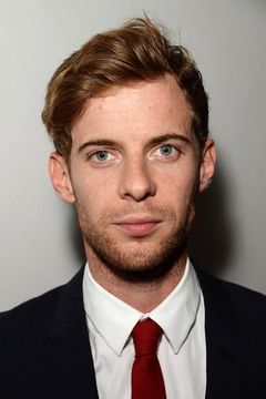 Luke Treadaway interpreta Vincent Rattrey