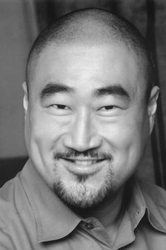 Jung-Yul Kim interpreta Hannibal Chau Thug