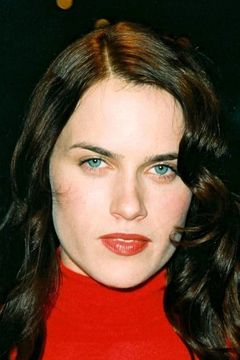 Mariah O'Brien interpreta Girl Creeped Out by Malkovich