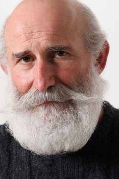 Alan Gray interpreta Greek Patriarch Priest (uncredited)