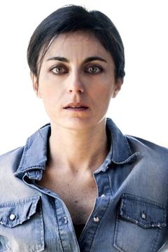 Manuela Ventura interpreta Angela