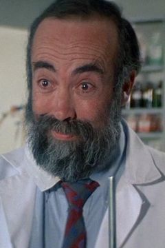 Honorato Magaloni interpreta Chief Chemist
