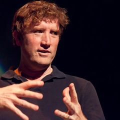 Brian Stack interpreta Bob