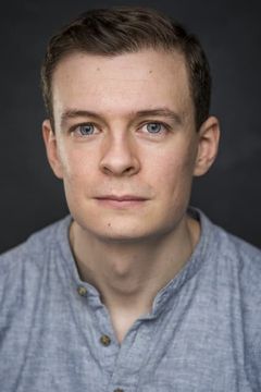 Ryan O'Grady interpreta Cardinal Sullivan