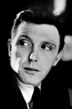 Robert Lansing interpreta Sgt. Banning