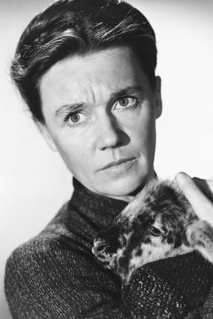 Jeanette Nolan interpreta Ellen Booker