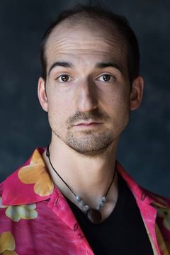 Romain Francisco interpreta Le Milicien 2