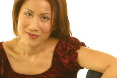 Valerie Sing Turner interpreta Dr. Yanine Tirrell
