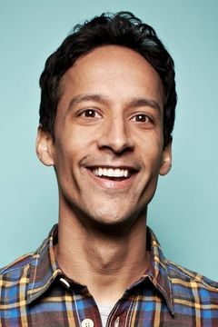 Danny Pudi interpreta S.H.I.E.L.D. Technician #1