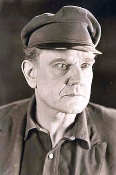 George MacQuarrie interpreta Chief of Police