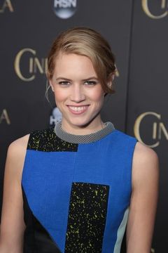 Cody Horn interpreta Lynetta