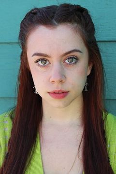 Jordan Sherley interpreta High School Girl
